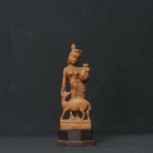lady wooden sculpture fornt view