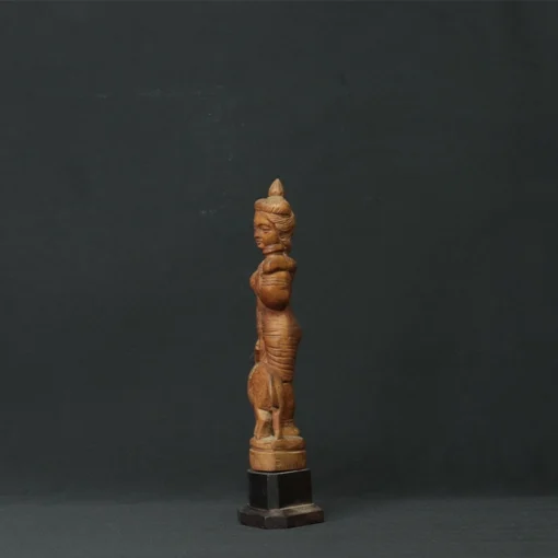 lady wooden sculpture side view 2