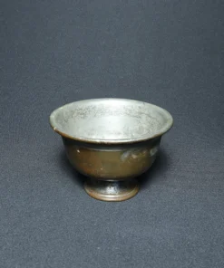 pot bronze collectible side view 1