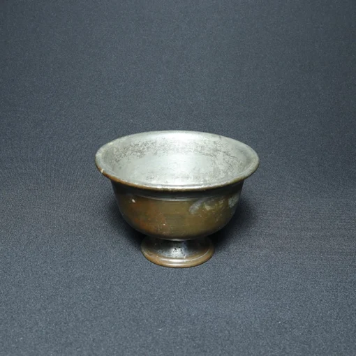 pot bronze collectible side view 1
