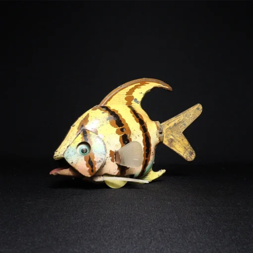 tin toy fish side view 1