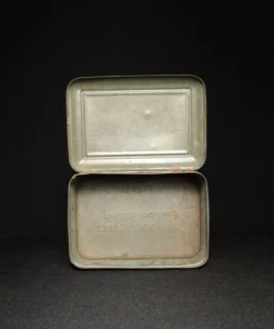 carrs biscuit tin box open view