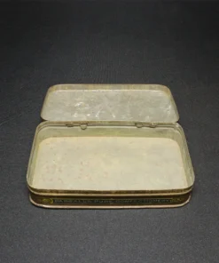 pascals pure confectionery tin box open view