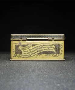 ring mravellers tin box side view 3