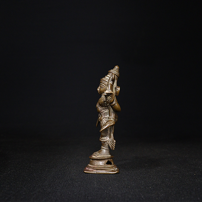 antique god vishnu bronze sculpture side view 2