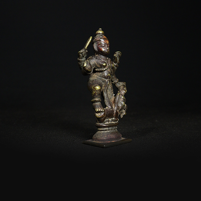 durga mahishasur mardini bronze sculpture half side view