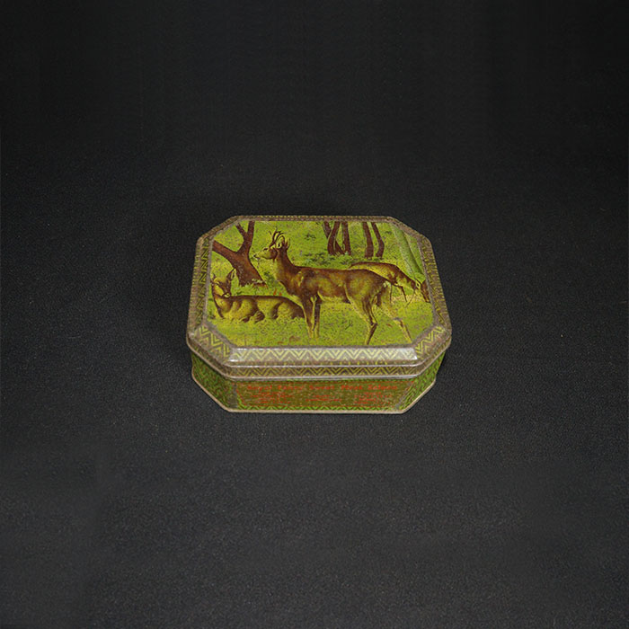 royal fancy sweet meat saloon advertising tin box front view 2