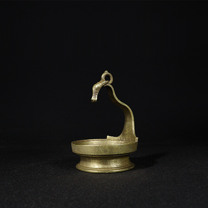 oil lamp bronze collectible half side view 2