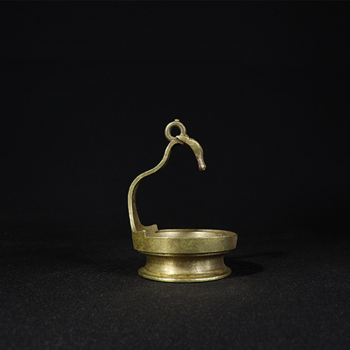 oil lamp bronze collectible side view