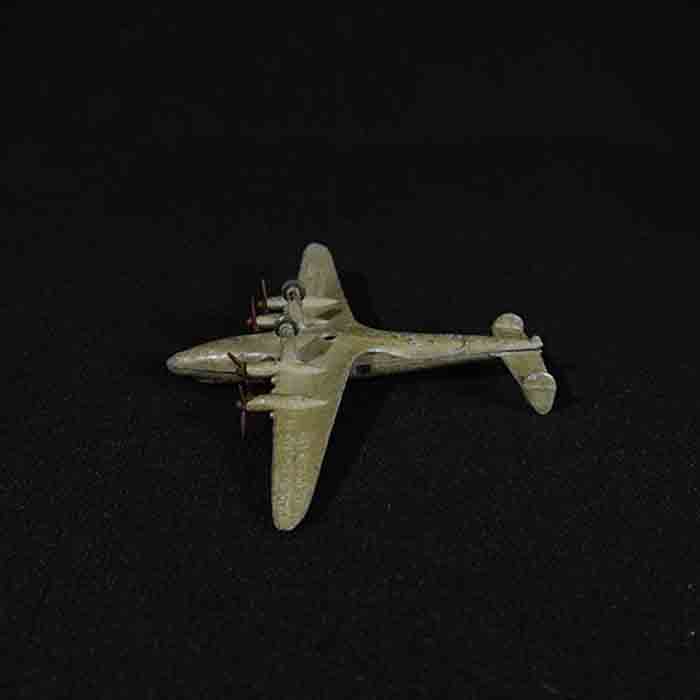 dinky tin toys aeroplane for engined liner bottom view