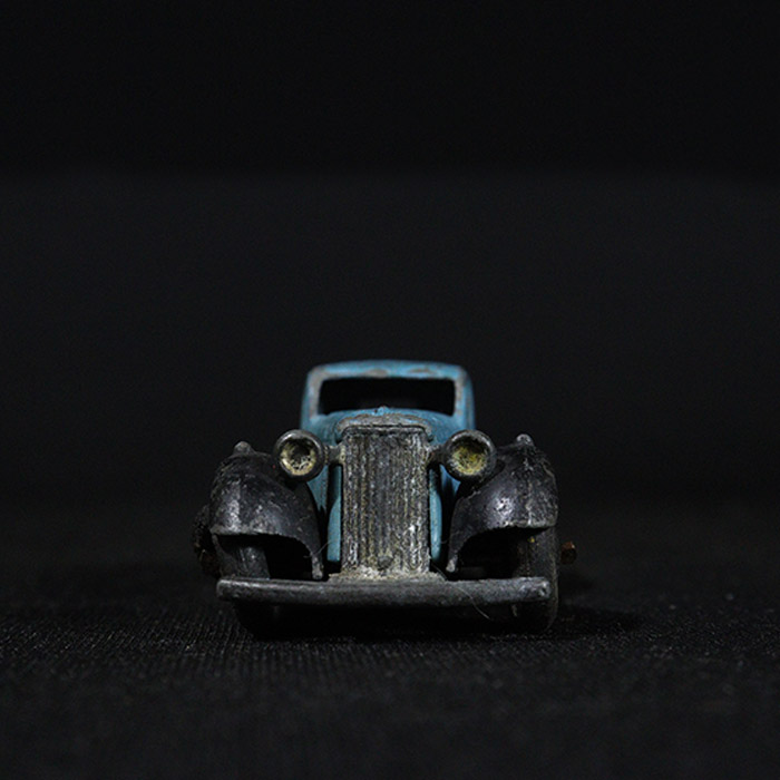 dinky tin toys bently coupe car front view