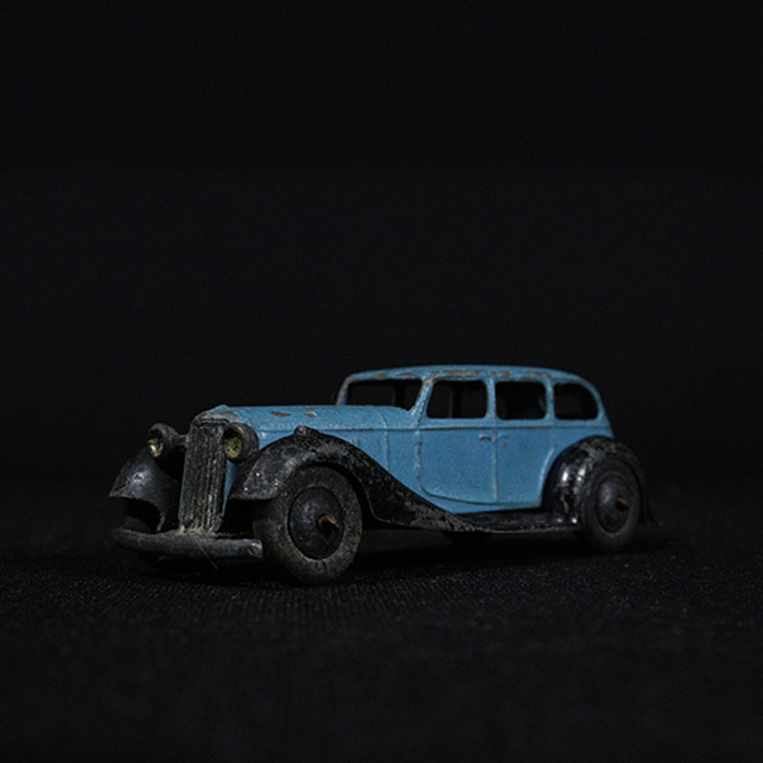 dinky tin toys bently coupe car half side view 2