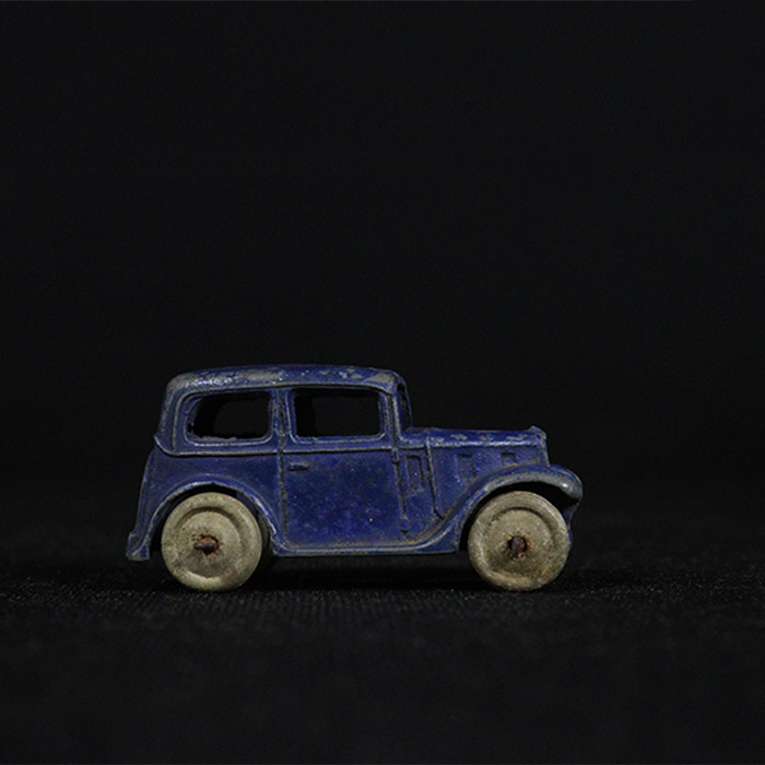 dinky tin toys saloon car side view