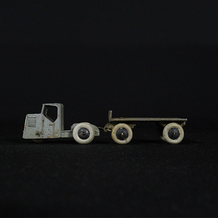 dinky tin toys truck side view 2